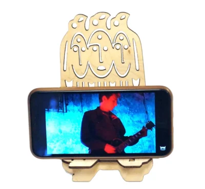 Подставка под телефон в пермском зверином стиле «Трехголовая богиня»